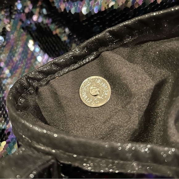 Multi-Colored Sequin Shoulder Bag w/ Silver Disappearing Heart Bag - Picture 14 of 16